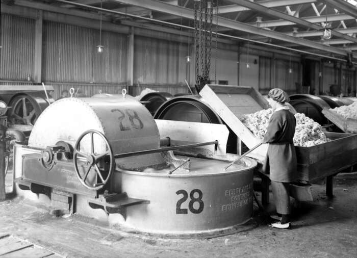Washing Nitro Cotton, HM Factory Gretna 1918