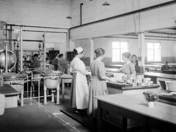 Kitchen staff in canteen, HM Factory Gretna, 1918