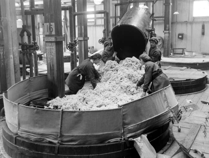 Stabilising vats, HM Factory Gretna, 1918