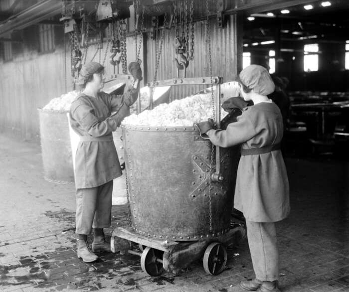 Removal of nitrocotton waste, HM Factory Gretna, 1918