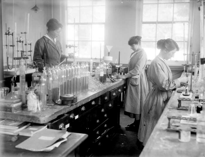 Laboratory, HM Factory Gretna, 1918