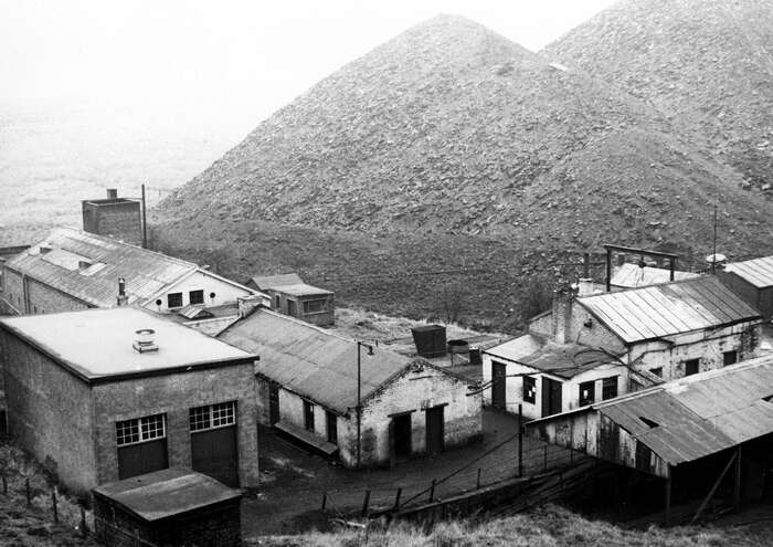 Surface buildings and bings at Ardenrigg Colliery, 1961