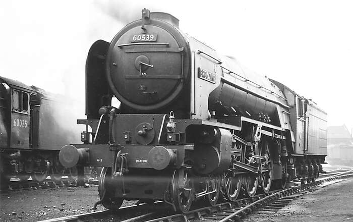 LNER Peppercorn A2 Class 4-6-2 Locomotive BR No.60539 \"Bronzino\"
