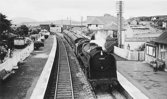 BR Standard Class 6 \"Clan\" Pacific 4-6-2 Locomotive No.72007 \"Clan Mackintosh\"