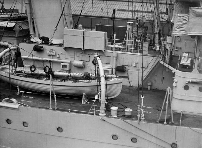 HMAS Australia (512)