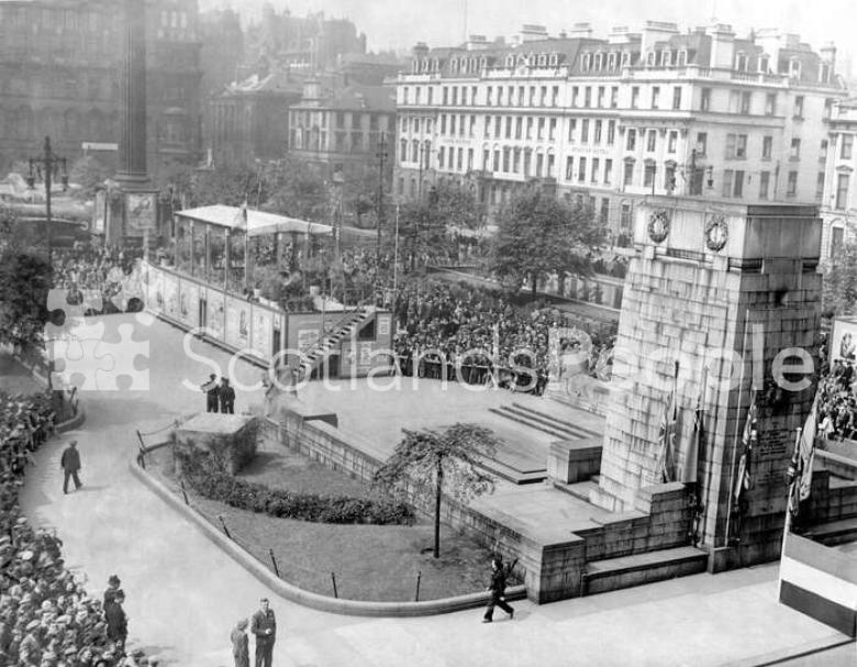 War savings rally, George Square Glasgow, 1939-1945