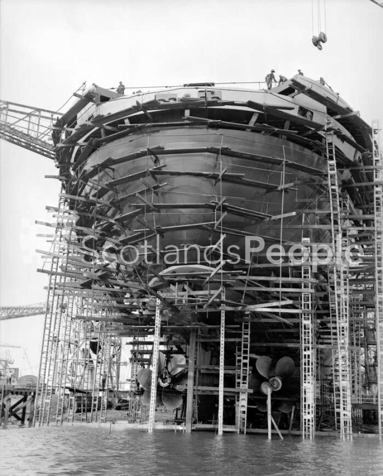 Queen Elizabeth 2 under construction, 1967