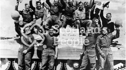 Tank crews in Libya thank British factory workers, 1942 Tank crews in Libya thank British factory workers, 1942