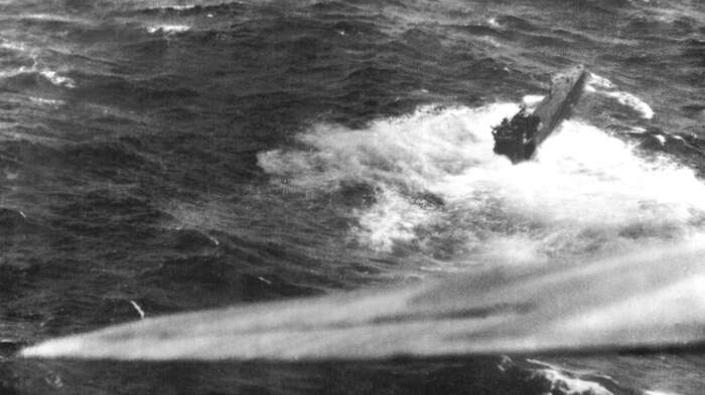 U-boat attack in transatlantic convoy 1943