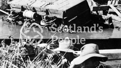 Advancing through the jungles of Burma, 1939-1945 Advancing through the jungles of Burma, 1939-1945