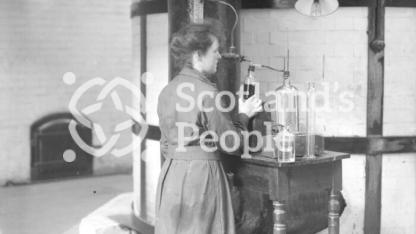 Testing gas, HM Factory Gretna, 1918 Testing gas, HM Factory Gretna, 1918