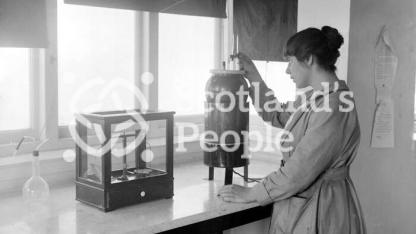 Testing for cordite, HM Factory Gretna, 1918 Testing for cordite, HM Factory Gretna, 1918