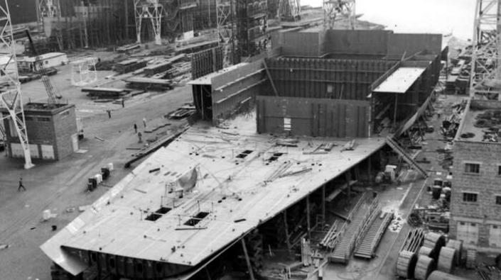 RMS Queen Elizabeth 2 under construction, 1966
