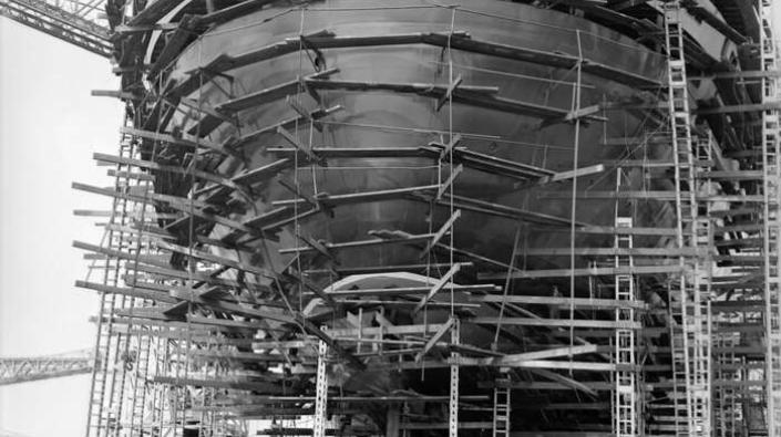 Queen Elizabeth 2 under construction, 1967
