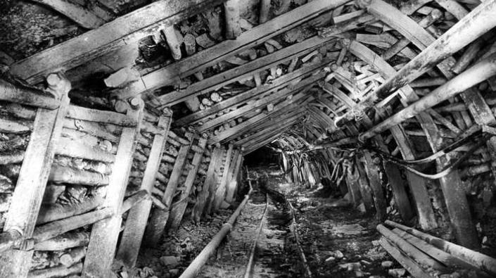 Roadway at Valleyfield Colliery, 1964