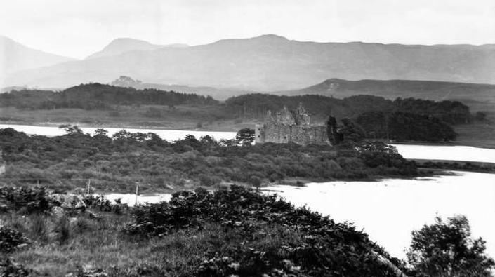 Kilchurn Castle,  Loch Awe, c 1906