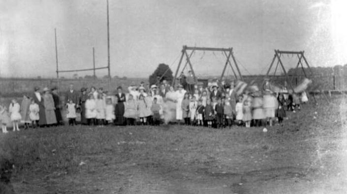 Sunday school picnic, Edinburgh, 1920