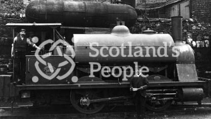 North British Railway locomotive and crew, 1907 North British Railway locomotive and crew, 1907