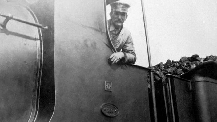 North British Railway locomotive and driver, c 1910