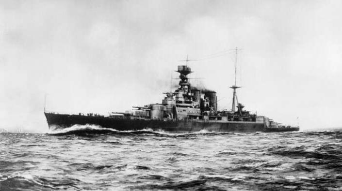 HMS Repulse, Royal Navy Reknown-Class Battlecruiser in sea trials on the Clyde shortly before commissioning, August 1918