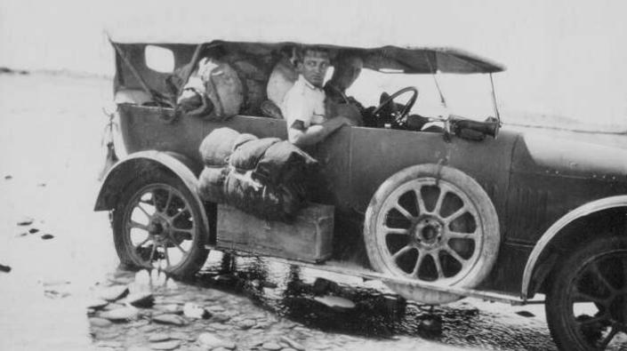 Stop for cooling purposes - both car and man in Great Zab