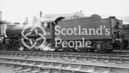 LNER Thompson Class B1 4-6-0 medium mixed traffic Locomotive No.61242 LNER Thompson Class B1 4-6-0 medium mixed traffic Locomotive No.61242
