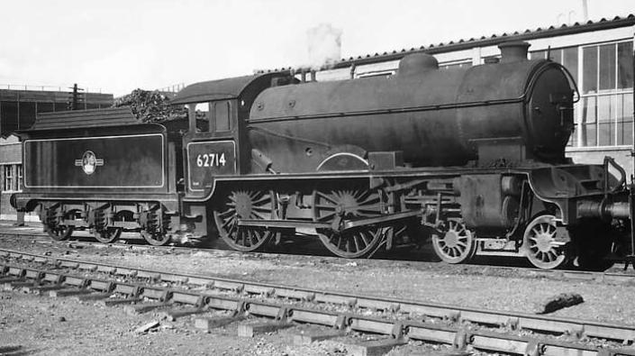 LNER Gresley D49 4-4-0 Hunt/Shire Class Locomotive No. 62714 \"Perthshire\"