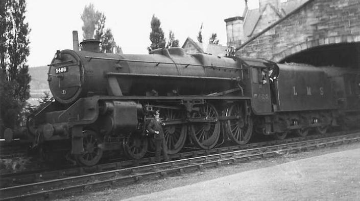 LMS Stanier Class 5 (\"Black Five\") 4-6-0 Locomotive No.5466