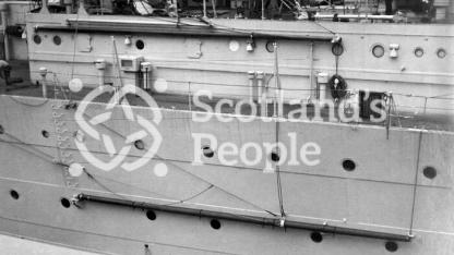 HMAS Australia (512) HMAS Australia (512)