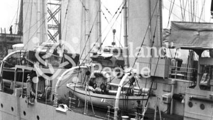 HMAS Australia (512) HMAS Australia (512)