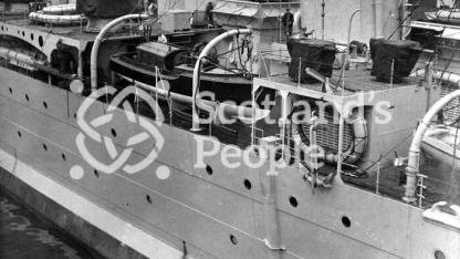 HMAS Australia (512) HMAS Australia (512)