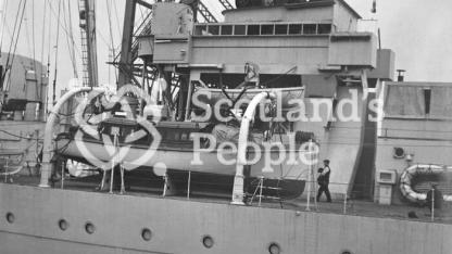 HMAS Australia (512) HMAS Australia (512)