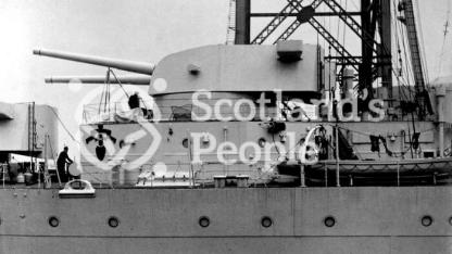 HMAS Australia (512) HMAS Australia (512)