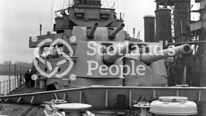 HMAS Australia (512) HMAS Australia (512)