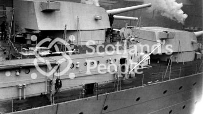 HMAS Australia (512) HMAS Australia (512)