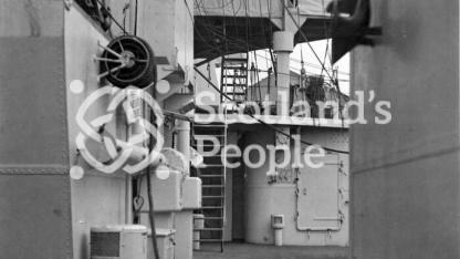 HMAS Australia (512) HMAS Australia (512)