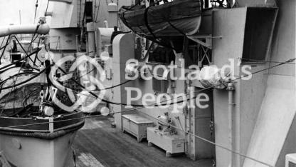 HMAS Australia (512) HMAS Australia (512)