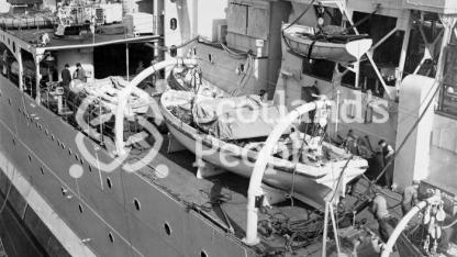 HMAS Australia (512) HMAS Australia (512)