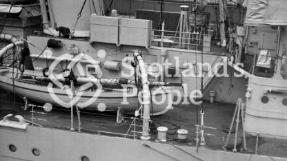 HMAS Australia (512) HMAS Australia (512)