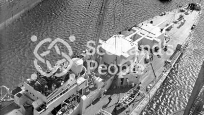 HMAS Australia (512) HMAS Australia (512)