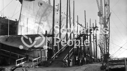 HMAS Australia (402) HMAS Australia (402)