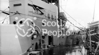HMAS Australia (402) HMAS Australia (402)