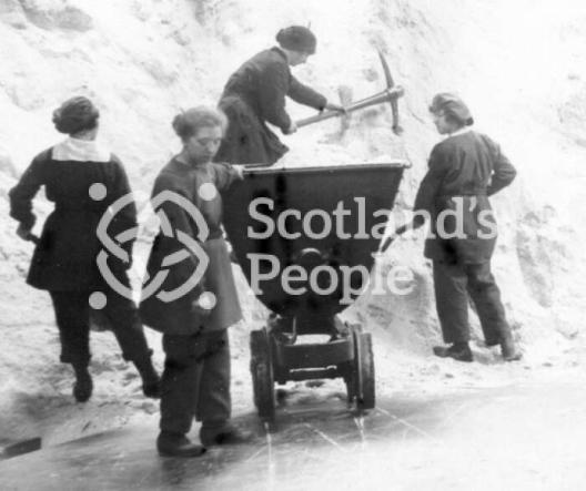 Munitions Workers HM Factory Gretna 1918