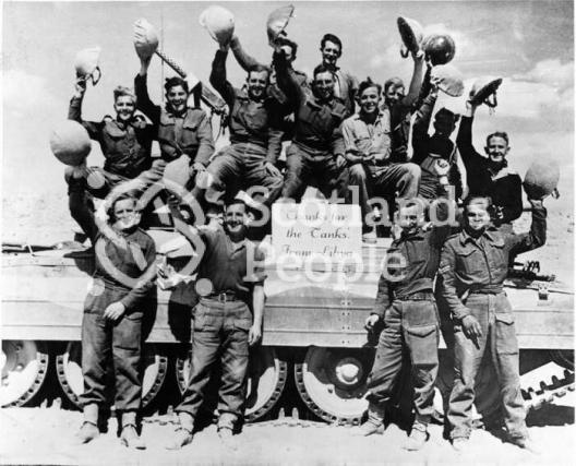 Tank crews in Libya thank British factory workers, 1942 Tank crews in Libya thank British factory workers, 1942