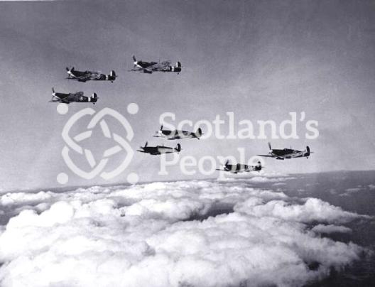 Cannon armed spitfires in flight 1939-1945 Cannon armed spitfires in flight 1939-1945
