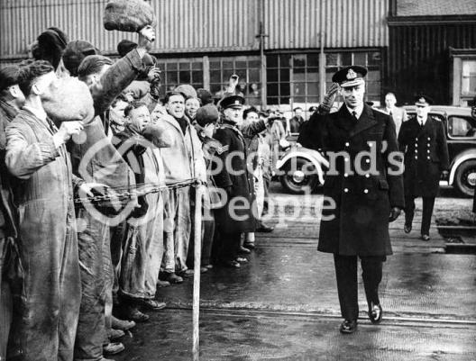The King visits the war workers, 1939-1945 The King visits the war workers, 1939-1945