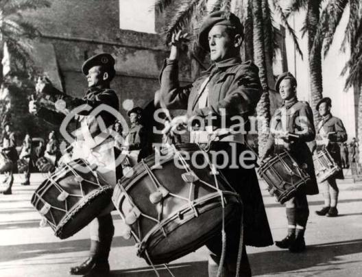 Massed Scottish drummers, 1939-1945 Massed Scottish drummers, 1939-1945