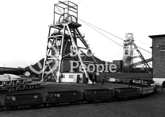 Headgear at Comrie Colliery, 1969 Headgear at Comrie Colliery, 1969