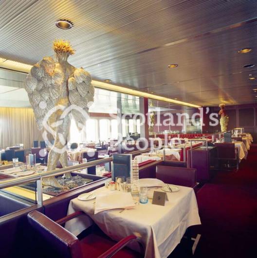 Grill room, QE2, 1969 Grill room, QE2, 1969