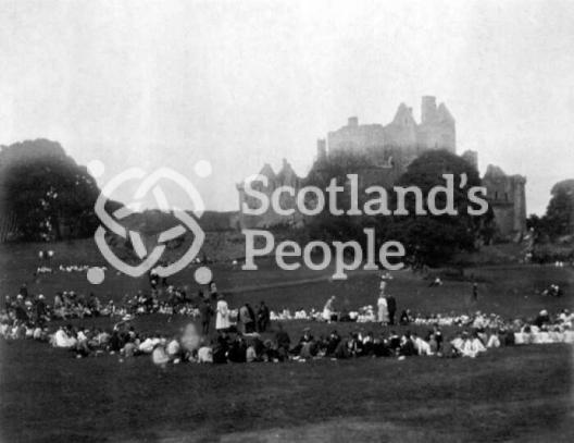 Sunday school picnic at Craigmillar Castle, Edinburgh, 1920 Sunday school picnic at Craigmillar Castle, Edinburgh, 1920